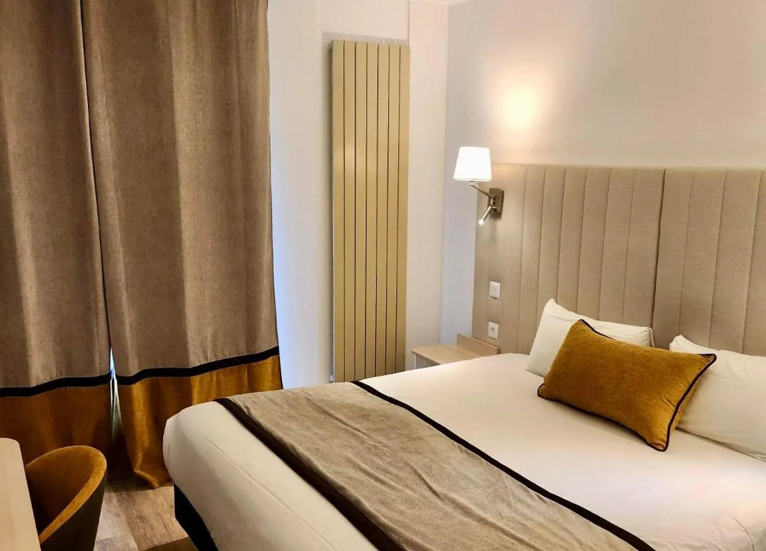 Hotel Derby Eiffel Paris 3*,