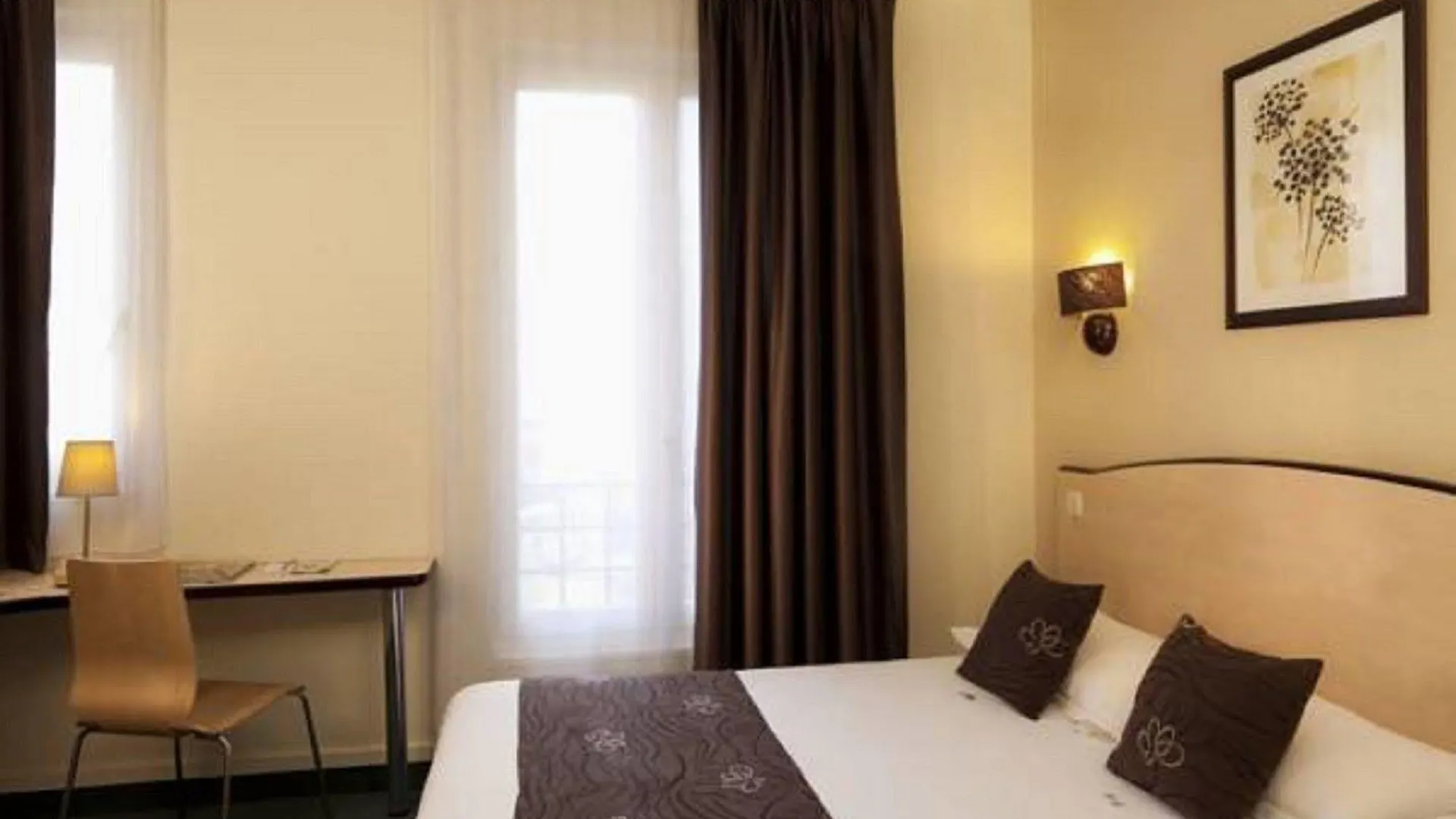 Hotel Derby Eiffel Paris